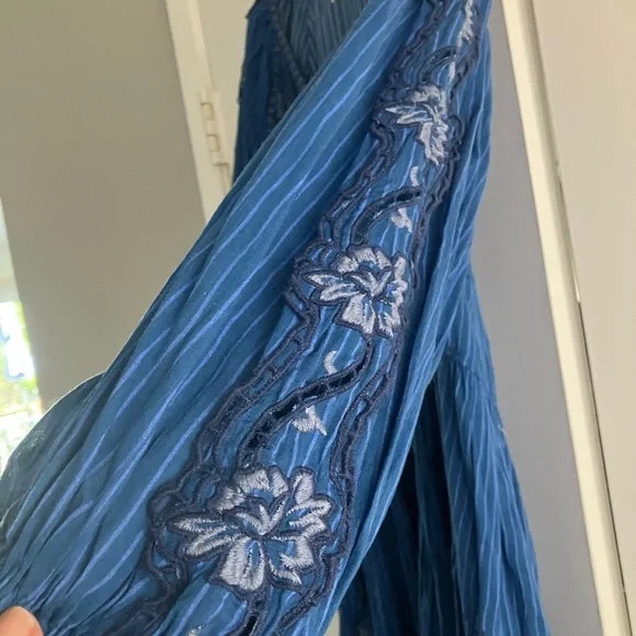 Free People Blue High Low  Mini Dress/ Tunic with Embroidery size Medium - Picture 4 of 8